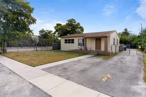 806 NW 18th St, Fort Lauderdale FL 33311