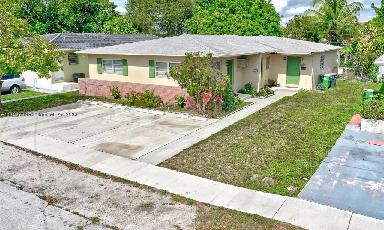 1225 NE 136th Ter # 1227, North Miami FL 33161