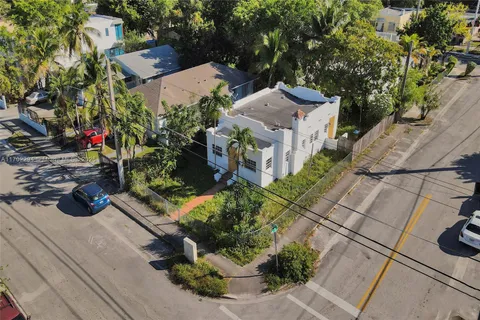 296 NW 59th St, Miami FL 33127