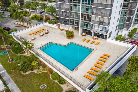 3375 N Country Club Dr # 301, Aventura FL 33180