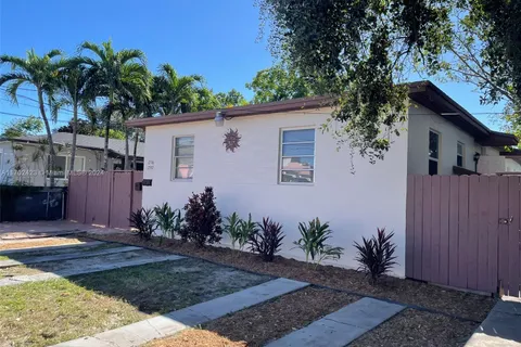 1790 NW 19th St, Miami FL 33125