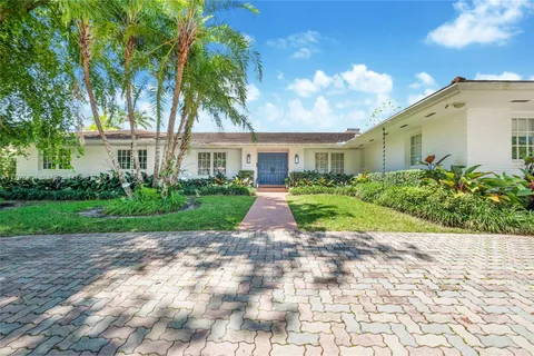 610 Marquesa Dr, Coral Gables FL 33156