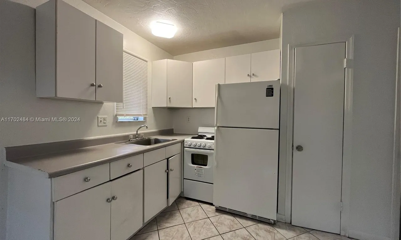 2228 Grant St # 1, Hollywood FL 33020