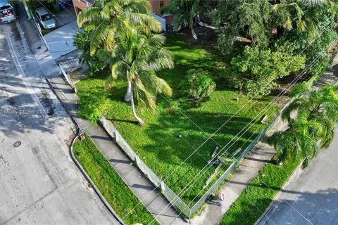 280 NW 33rd St, Miami FL 33127