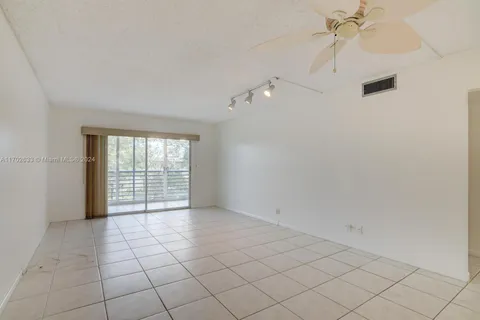 2405 ANTIGUA CIRCLE # L4, Coconut Creek FL 33066