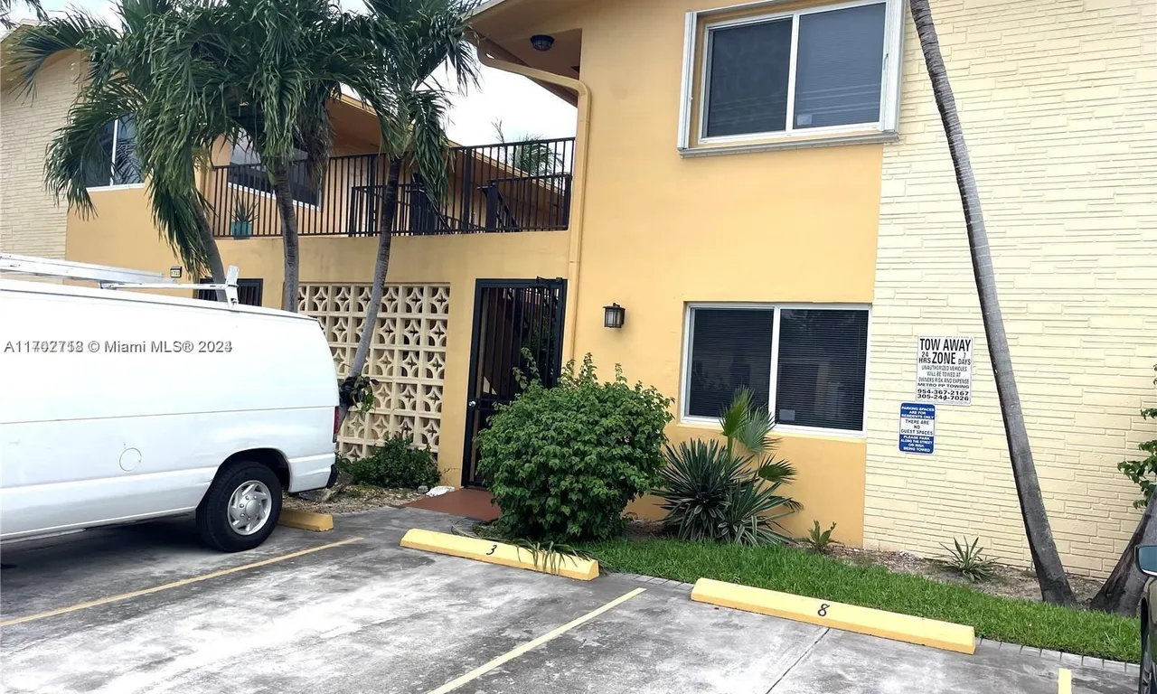 1733 Mayo St # 2, Hollywood FL 33020