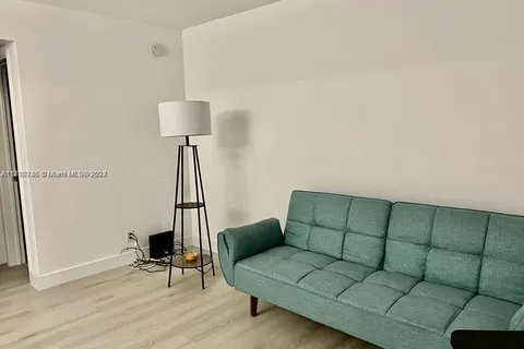 541 Blue Heron Dr # 110, Hallandale Beach FL 33009
