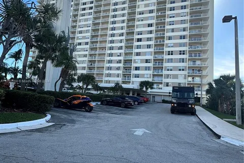 300 Bayview Dr # 1514, Sunny Isles Beach FL 33160