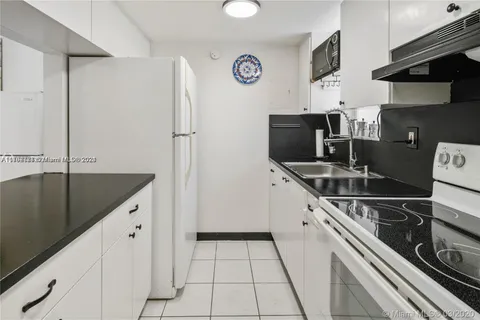 140 NW 14th Ave # 2, Miami FL 33125