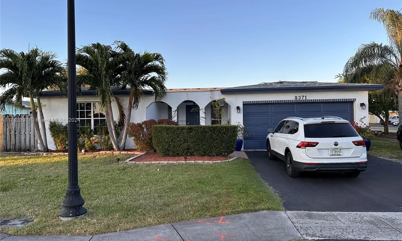 8371 Sunset Strip, Sunrise FL 33322