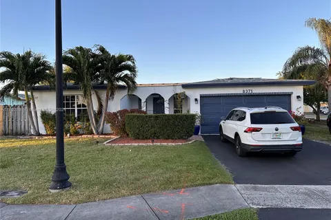 8371 Sunset Strip, Sunrise FL 33322