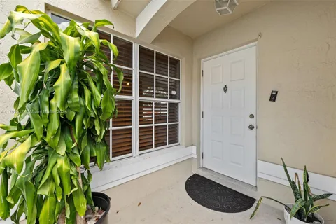 955 Azure Lane, Weston FL 33326