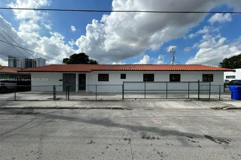 142 NW 21st Ave # 1, Miami FL 33125