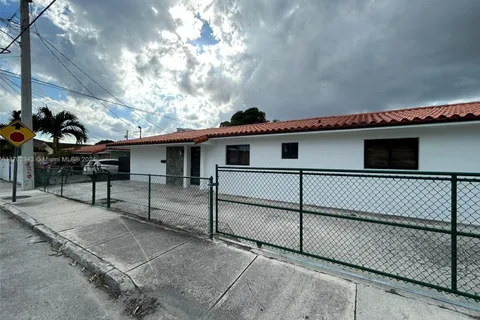 142 NW 21st Ave # 1, Miami FL 33125