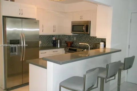 5005 Collins Ave # 1108, Miami Beach FL 33140