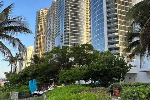 18001 Collins Ave # 1501, Sunny Isles Beach FL 33160