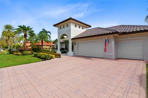 615 W Enclave Cir W, Pembroke Pines FL 33027