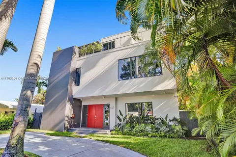 1523 Grant St  (weekly rental), Hollywood FL 33020