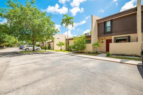 1221 NW 99th Ter # 43, Pembroke Pines FL 33024