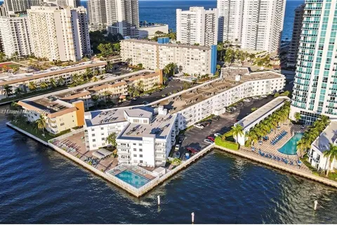 1913 S OCEAN DR # 129, Hallandale Beach FL 33009