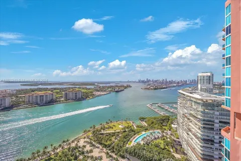 300 S Pointe Dr # 3402, Miami Beach FL 33139