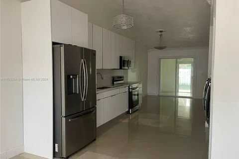 5890 W 20th Ln, Hialeah FL 33016