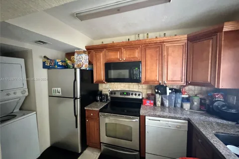 2414 NW 52nd Ave # 2414, Lauderhill FL 33313