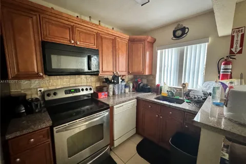 2414 NW 52nd Ave # 2414, Lauderhill FL 33313