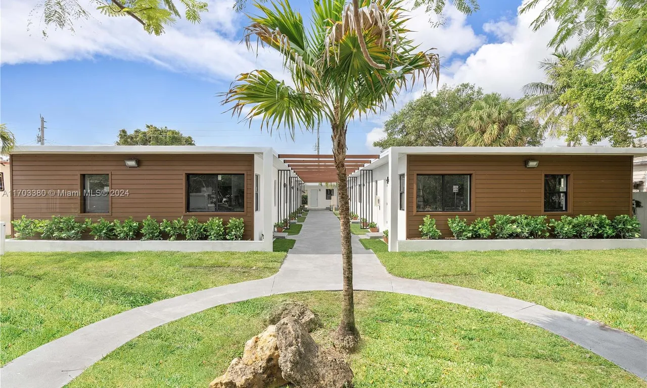 1946 Pierce St # 3, Hollywood FL 33020