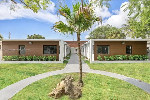 1946 Pierce St # 3, Hollywood FL 33020