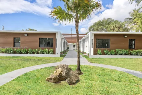 1946 Pierce St # 3, Hollywood FL 33020