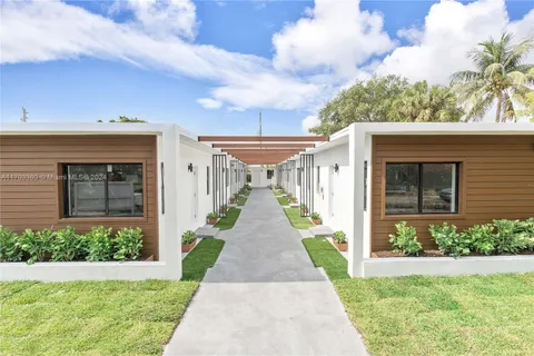 1946 Pierce St # 3, Hollywood FL 33020