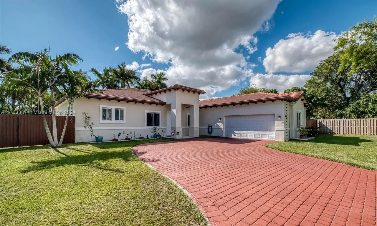 8250 SW 188th Ter, Cutler Bay FL 33157