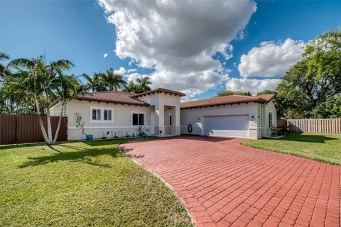 8250 SW 188th Ter, Cutler Bay FL 33157