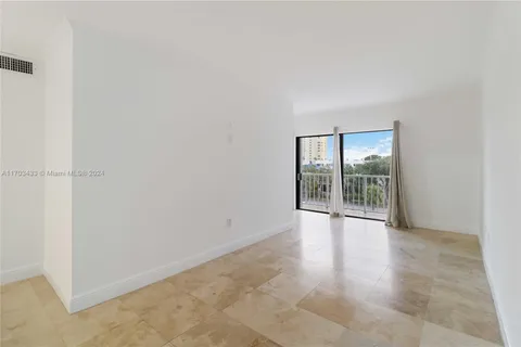 1650 NE 115th St # 407, Miami FL 33181