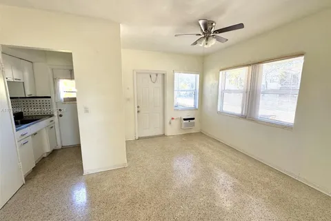 140 SW 30th Ct # 160, Miami FL 33135