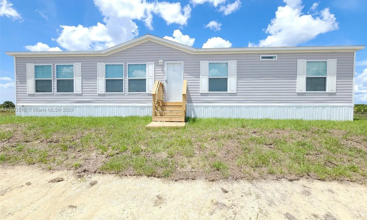 16371 NW 262 st, Okeechobee FL 34972