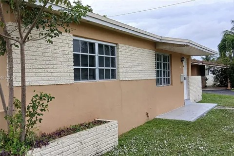 2410 Largo Dr, Miramar FL 33023