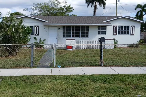 21201 NW 27th Ct, Miami Gardens FL 33056