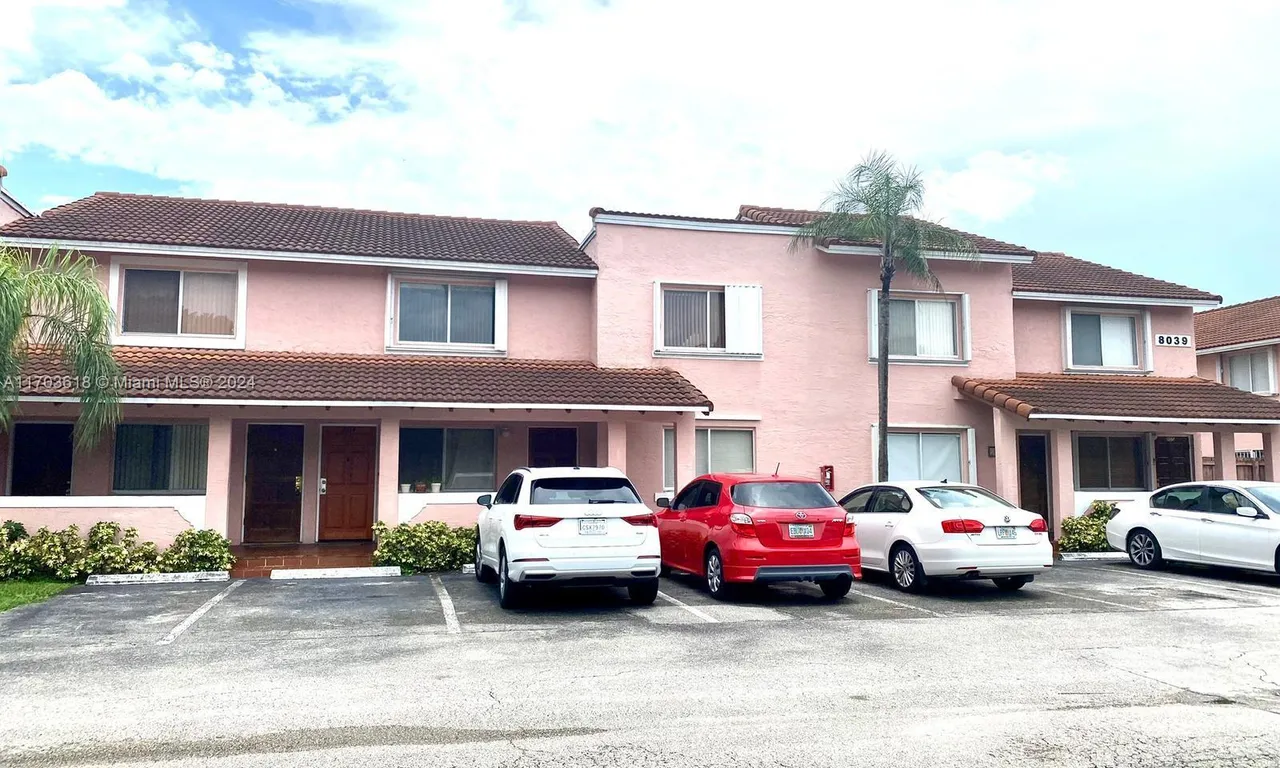 8039 Lake Dr # 203, Doral FL 33166