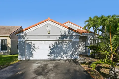 857 Sand Creek Cir, Weston FL 33327