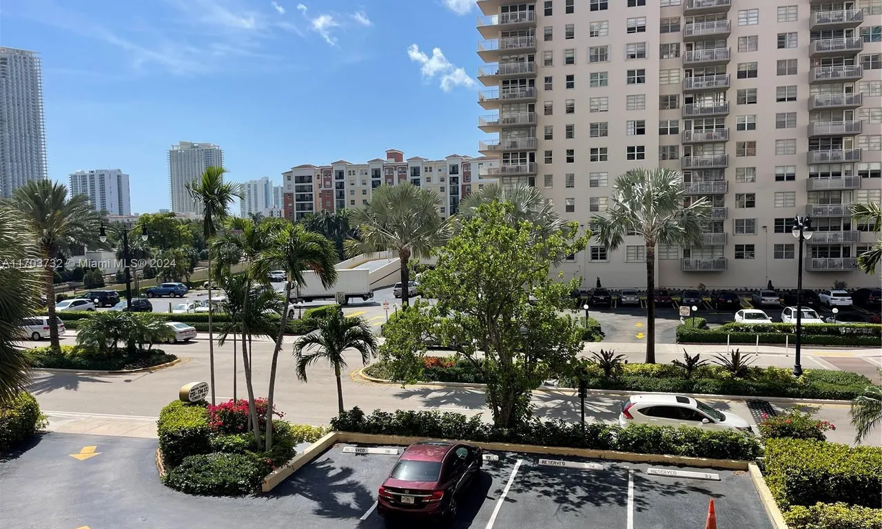 251 174th St # 211, Sunny Isles Beach FL 33160