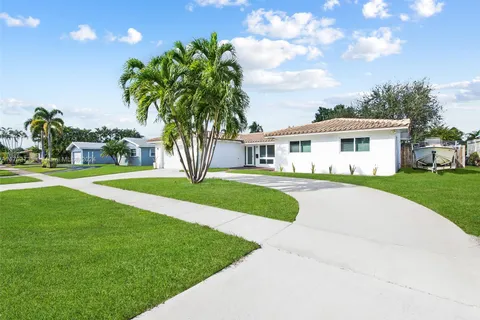 4701 Polk St, Hollywood FL 33021