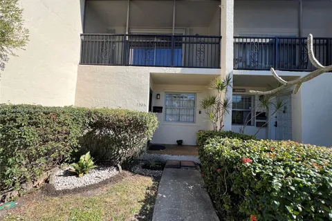 1325 N 15th Ave # 23, Hollywood FL 33020