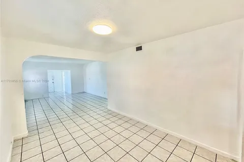 400 NW 17th Ave # 1, Miami FL 33125