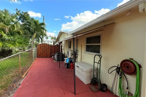 4421 SW 33rd Ave, Dania Beach FL 33312