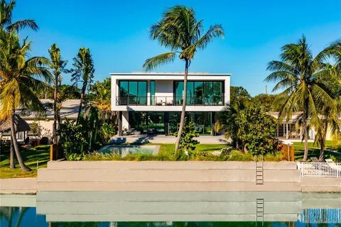 1230 Cleveland Rd, Miami Beach FL 33141