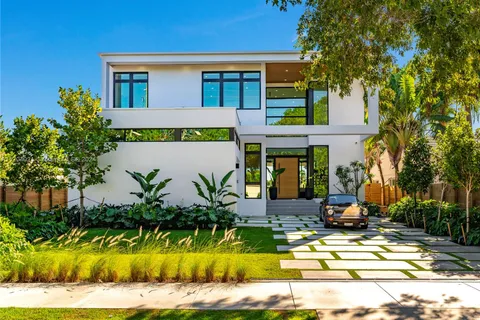 1230 Cleveland Rd, Miami Beach FL 33141