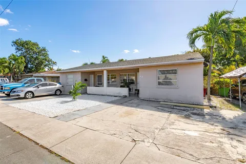 43 SW 10th St, Dania Beach FL 33004