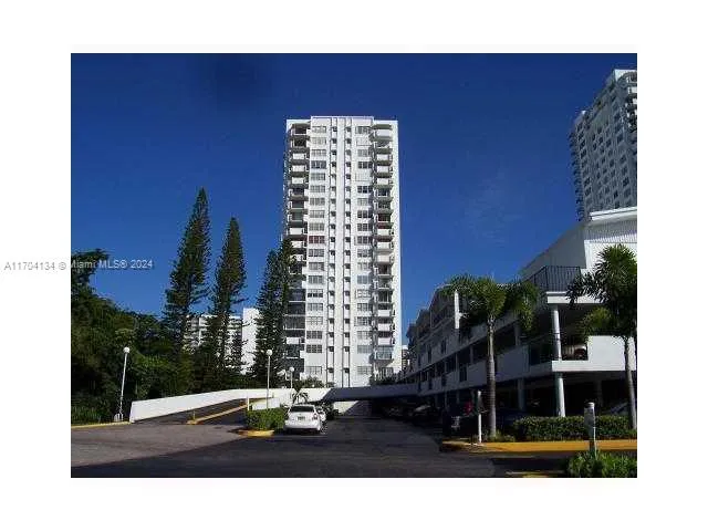 2780 NE 183 ST # 1805, Aventura FL 33160